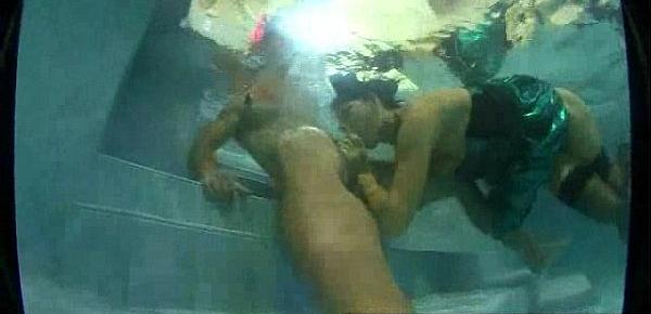  Chicks sucked in swimming pool